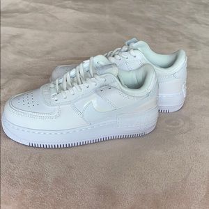 Nike AF1 Shadow triple white